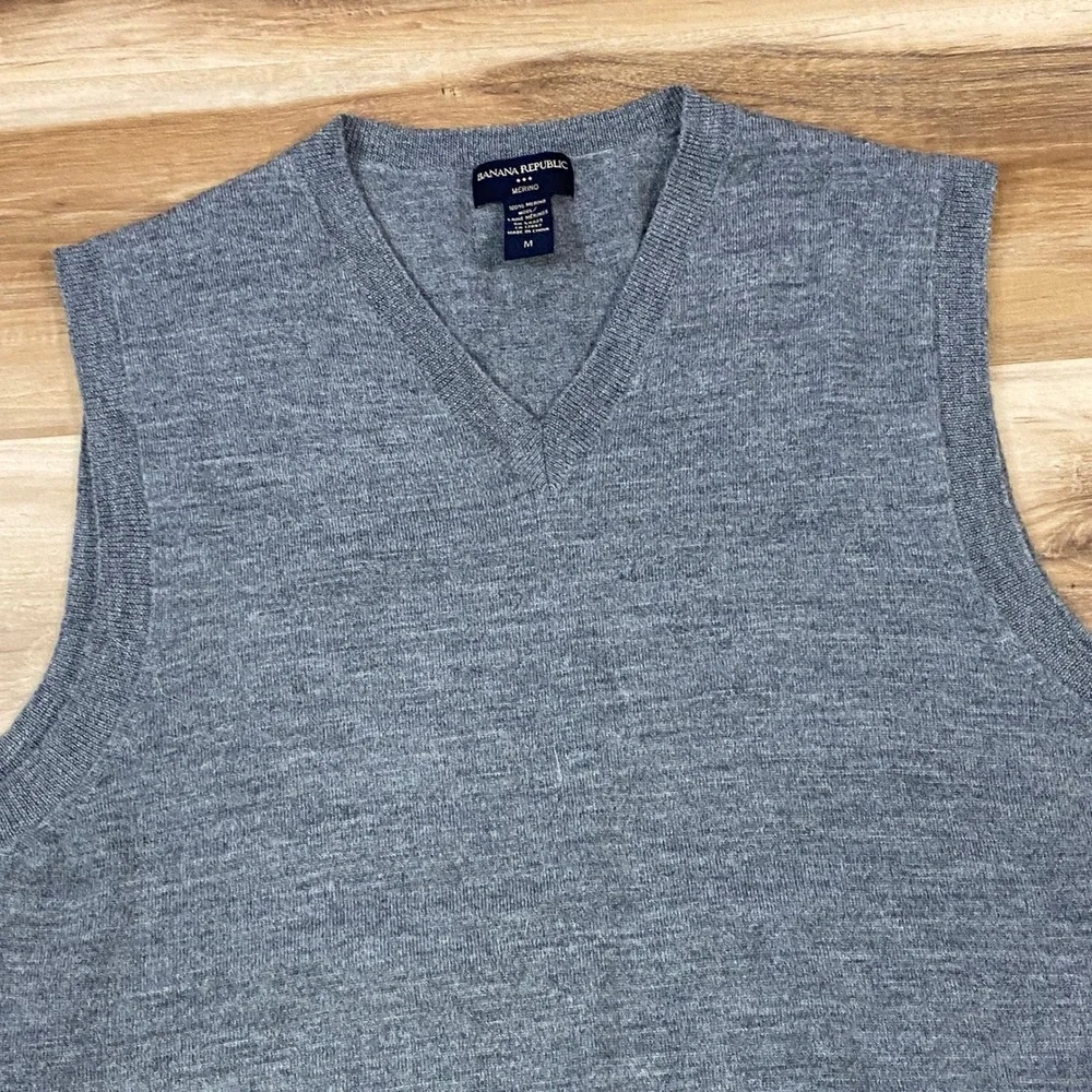 Banana Republic‎ Sweater Vest Mens M Merino Wool Classic Fit Grey Quiet Luxury